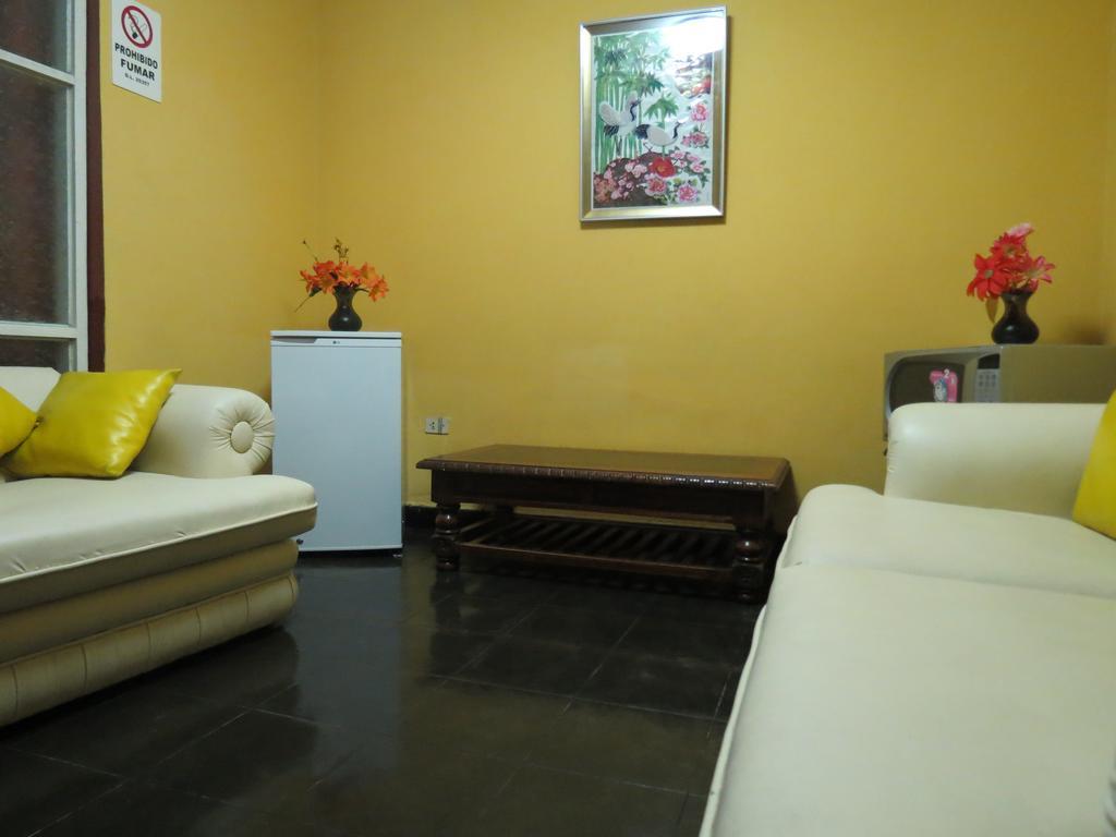 Residencial El Sol De Los Pinos Trujillo Bagian luar foto