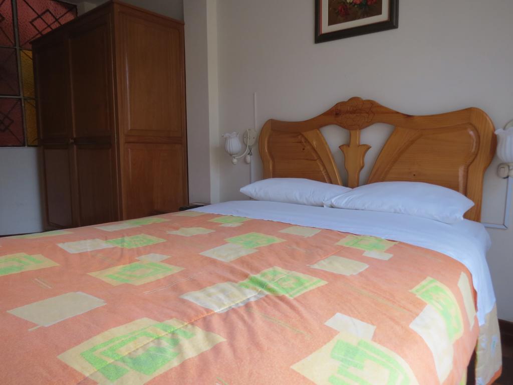 Residencial El Sol De Los Pinos Trujillo Bagian luar foto